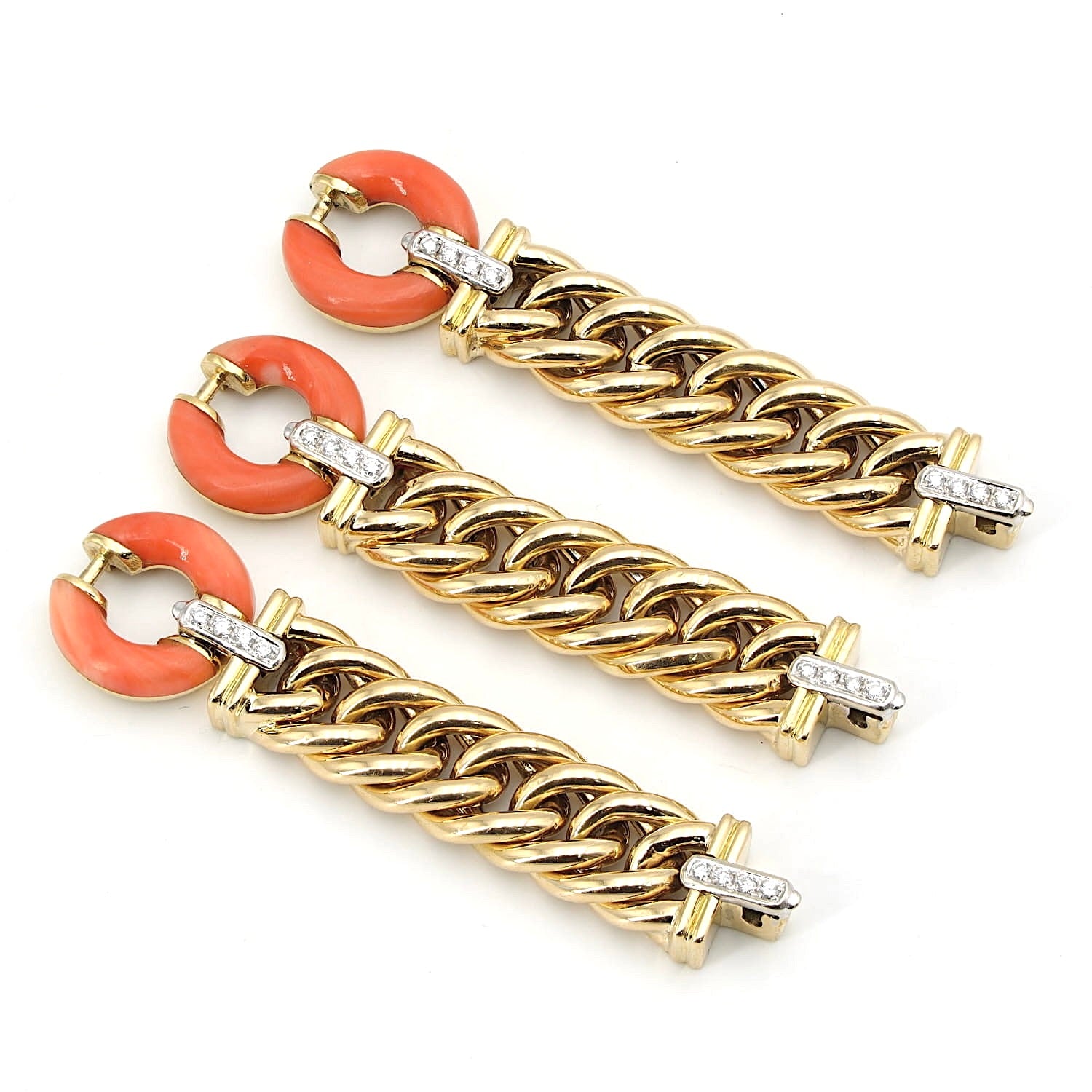 Vintage bracelet made in Italy in 750 yellow gold with brilliants and corals, horizontal individual parts