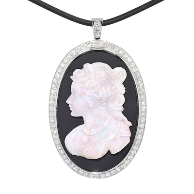 Pendant in 750 white gold with onyx plate, precious opal and brilliants, hanging frontally