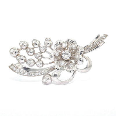 Brooch in 585 white gold with brilliants and diamonds, standing frontal