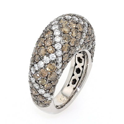 Ring in 750 white gold with white and champagne-colored brilliants, standing