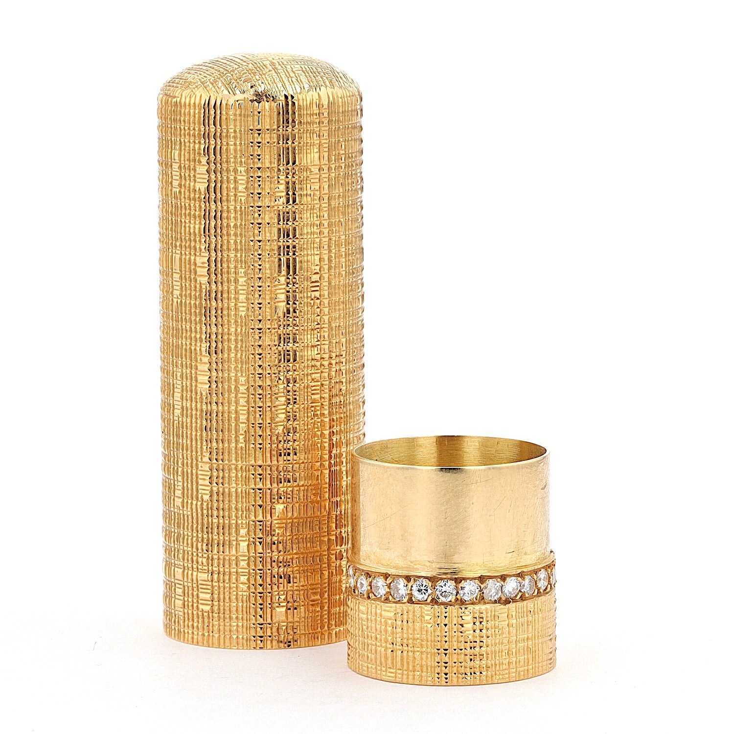 Van Cleef & Arpels lipstick holder in 750 yellow gold with brilliants, standing frontally open turned left