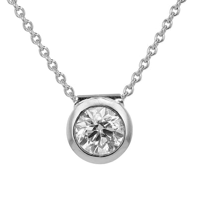 Necklace with a pendant in 750 white gold with a brilliants 1.11 ct, hanging frontal close-up