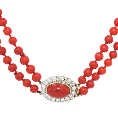 Vintage necklace with precious corals and a lock in 750 yellow gold with a total of approx. 1.8 ct brilliants, hanging frontally