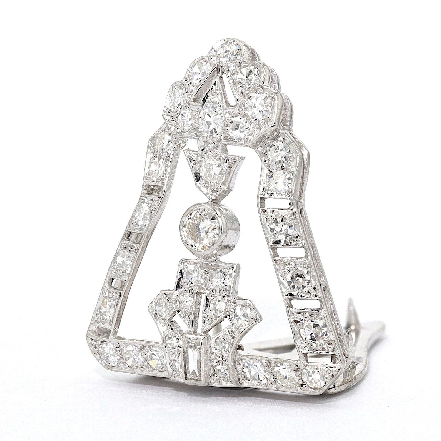 Art Deco clip - brooch in 9 ct white gold, platinum-plated with diamonds, standing inks turned