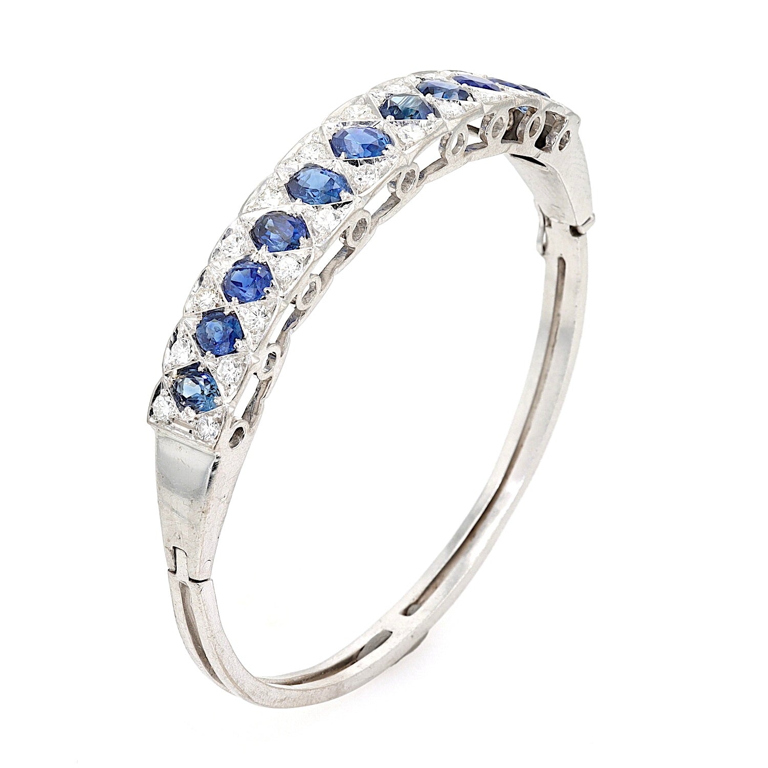 Vintage bangle in 585 white gold with blue sapphires and brilliants, standing