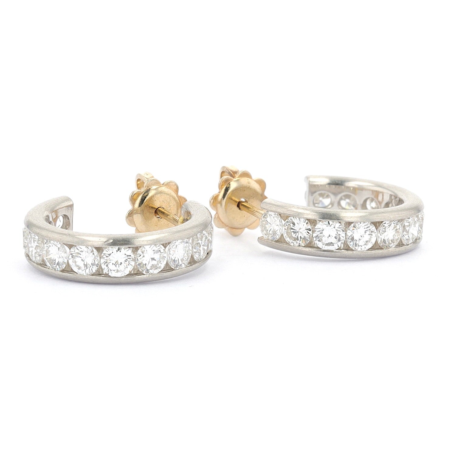 1 pair of vintage hoop earrings in 950 platinum with a total of approx. 3.3 ct brilliants, turned horizontally to the right