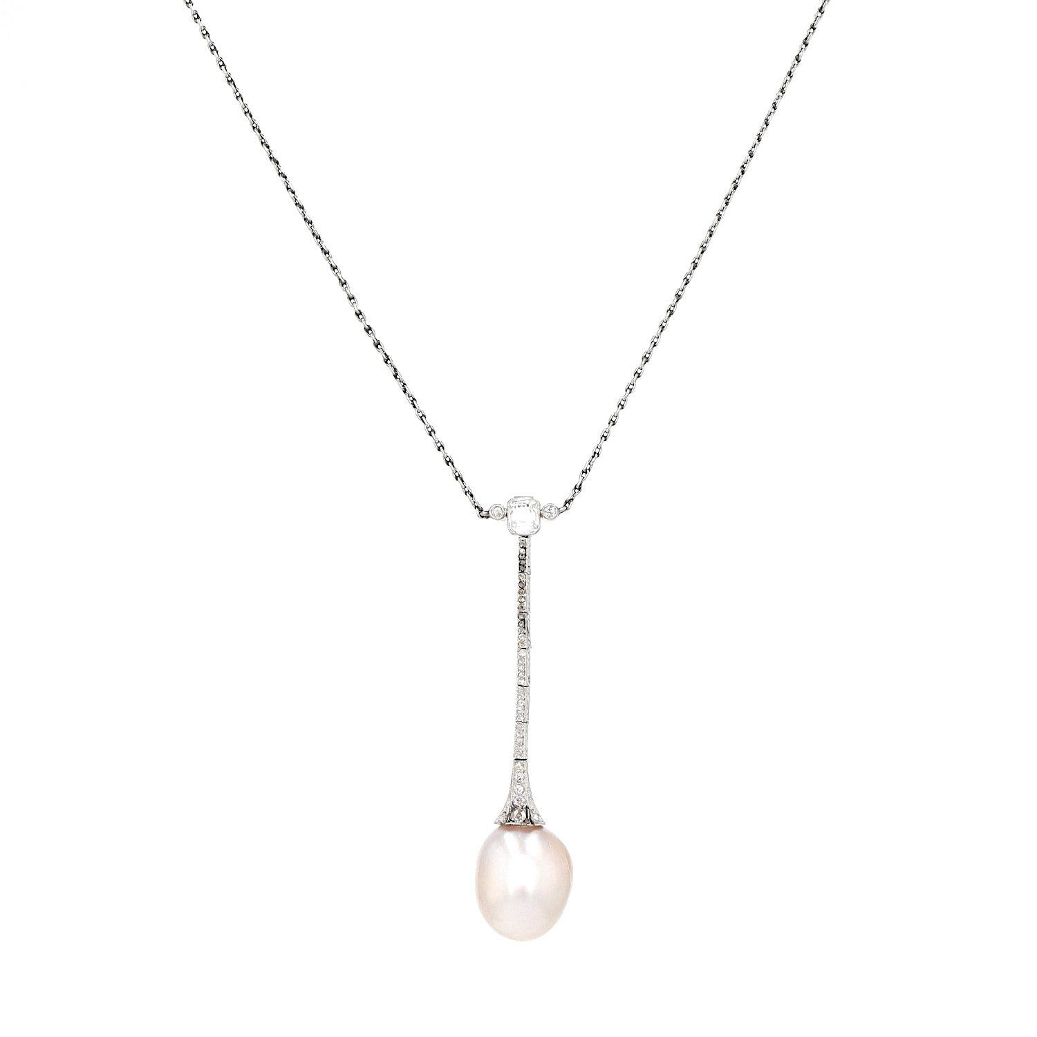 Art Deco necklace in platinum with a large natural pearl and diamonds, hanging frontally