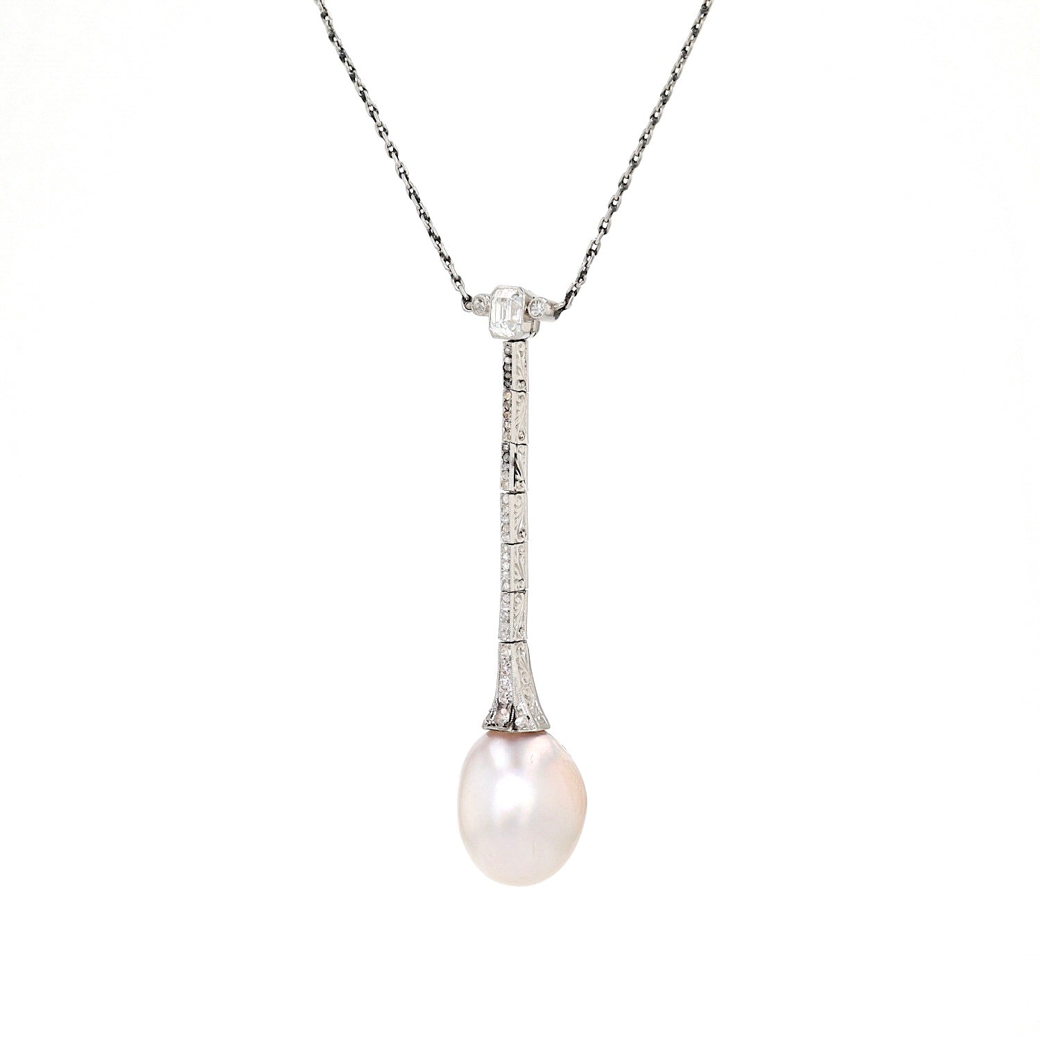 Art Deco necklace in platinum with a large natural pearl and diamonds, hanging twisted to the left