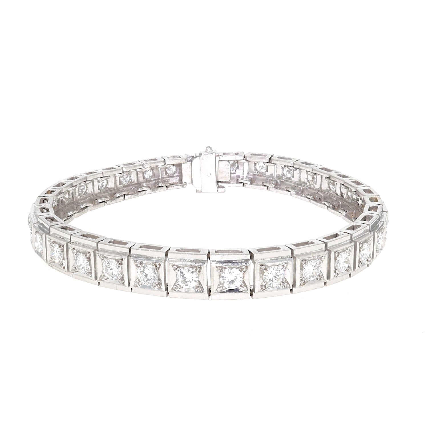 Tennis bracelet in 750 white gold with a total of approx. 3.5 ct brilliants, lying frontally