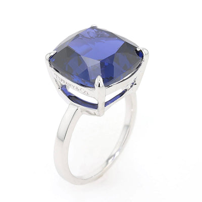 Tiffany & Co. ring in 750 white gold with one tanzanite approx. 11 ct, standing